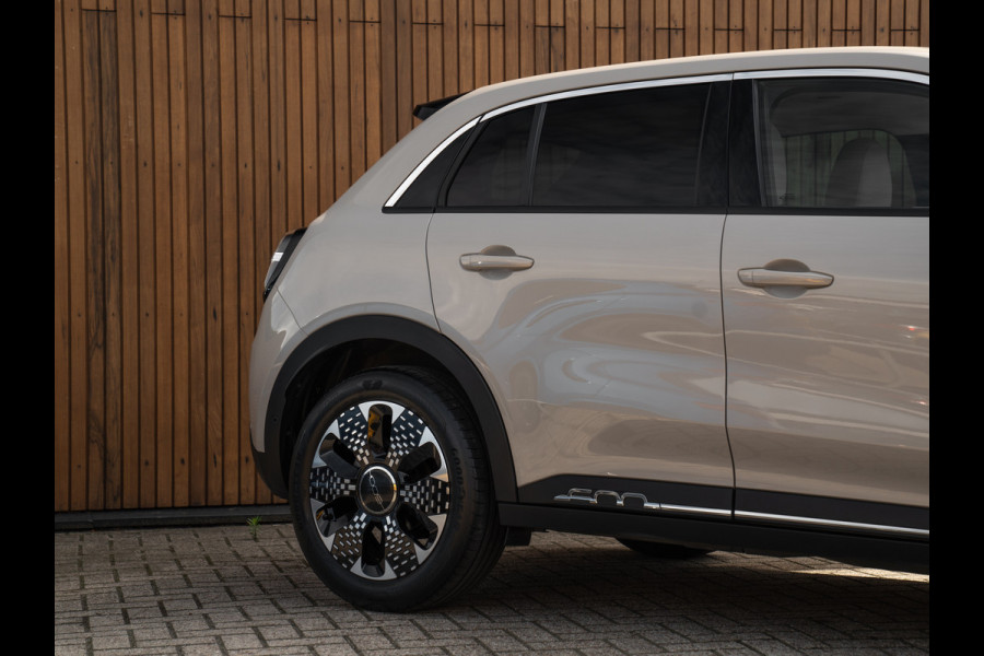 Fiat 600 1.2 Hybrid La Prima 145pk | Full option | CarPlay | Sabbia - Sand