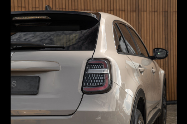 Fiat 600 1.2 Hybrid La Prima 145pk | Full option | CarPlay | Sabbia - Sand