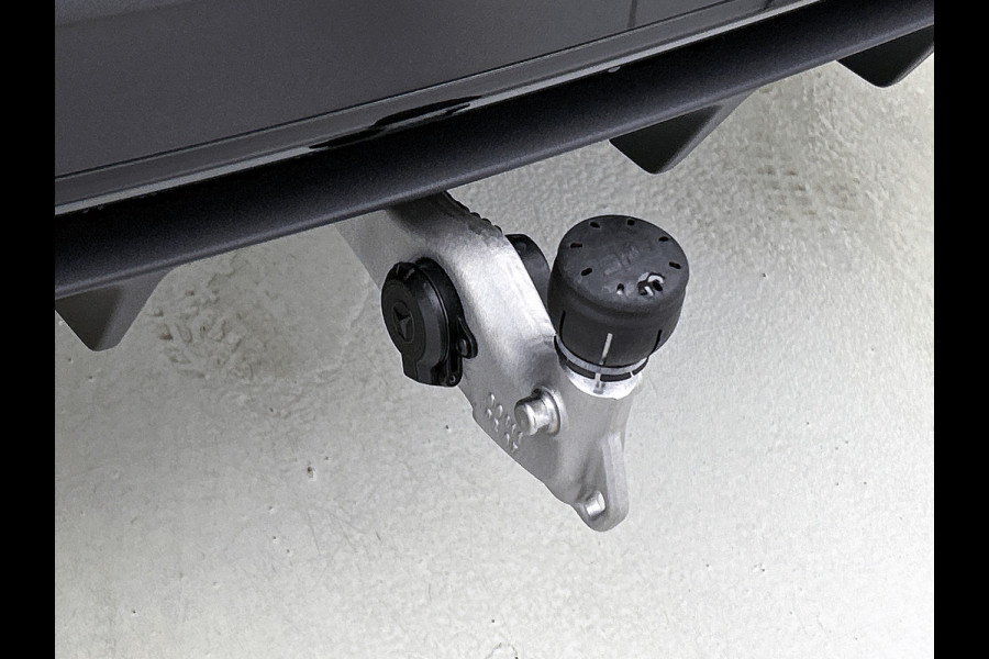 Mercedes-Benz GLE Mercedes-AMG 53 Hybrid 4MATIC+ Premium AMG Premium | Night Pakket | 22 Inch Velgen | Trekhaak | Panorama Schuif-Kanteldak. Inclusief 24 maanden Mercedes-Benz Certified garantie voor Europa.