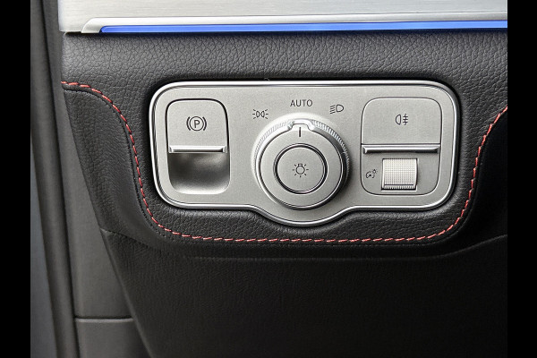 Mercedes-Benz GLE Mercedes-AMG 53 Hybrid 4MATIC+ Premium AMG Premium | Night Pakket | 22 Inch Velgen | Trekhaak | Panorama Schuif-Kanteldak. Inclusief 24 maanden Mercedes-Benz Certified garantie voor Europa.