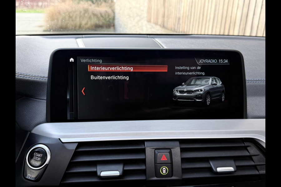 BMW X3 xDrive30i 252pk M-sport Automaat | Panoramadak | Leer | Stoelverwarming | Climate & cruise control | LED verlichting adaptief me