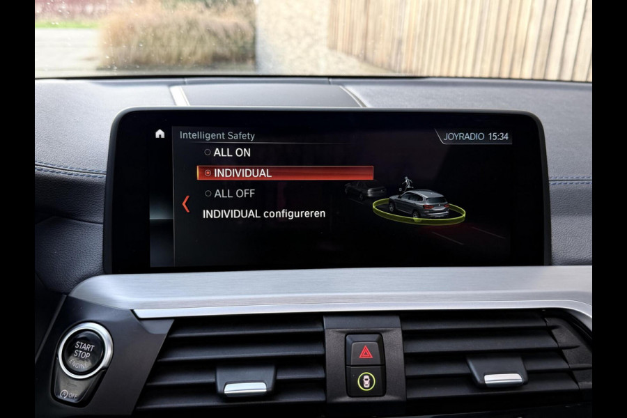 BMW X3 xDrive30i 252pk M-sport Automaat | Panoramadak | Leer | Stoelverwarming | Climate & cruise control | LED verlichting adaptief me