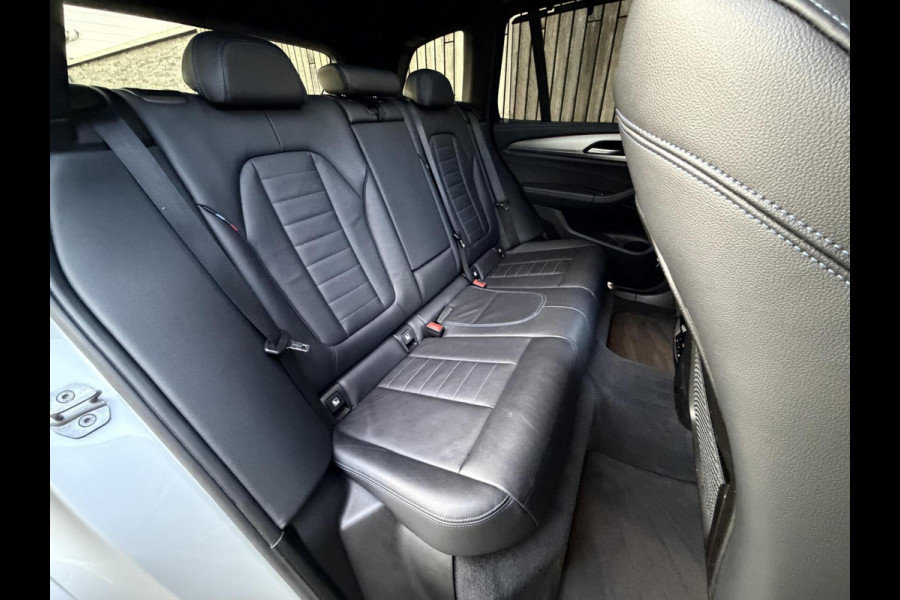 BMW X3 xDrive30i 252pk M-sport Automaat | Panoramadak | Leer | Stoelverwarming | Climate & cruise control | LED verlichting adaptief me