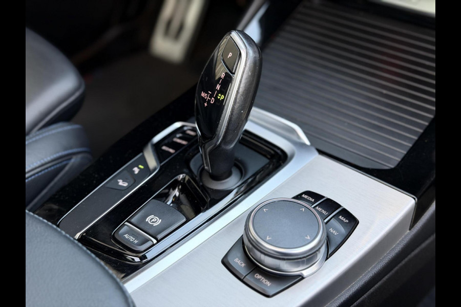 BMW X3 xDrive30i 252pk M-sport Automaat | Panoramadak | Leer | Stoelverwarming | Climate & cruise control | LED verlichting adaptief me