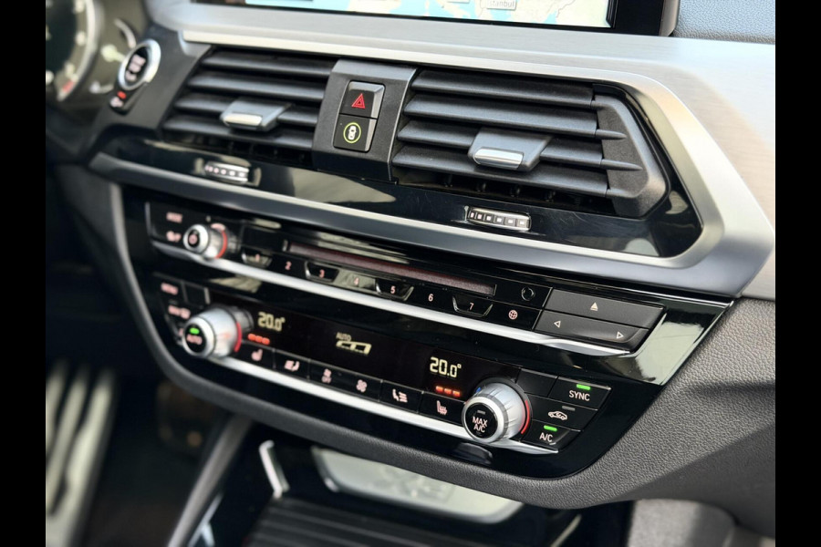 BMW X3 xDrive30i 252pk M-sport Automaat | Panoramadak | Leer | Stoelverwarming | Climate & cruise control | LED verlichting adaptief me