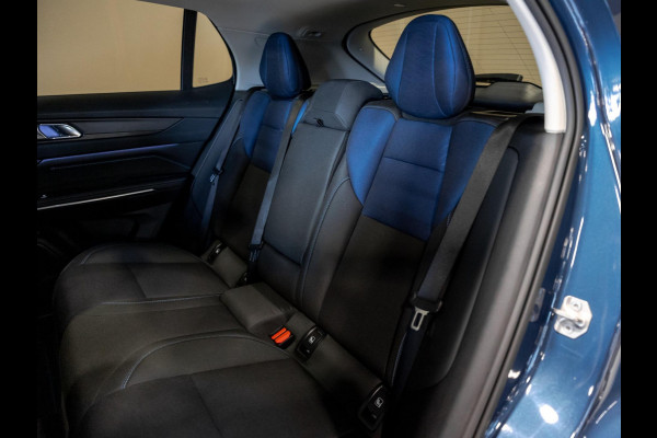 Lynk & Co 01 1.5 / 261pk / Blackstyle