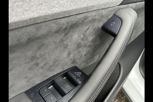 Tesla Model Y Premium Long Range AWD 75 kWh NIEUW MODEL| AUTOPILOT| VOLLEDIGE TESLA GARANTIE T/M 03/2029 OF 80.000KM| DE HOOGVOLTACCU EN AANDRIJFLIJN TOT 2033 of 192.000KM |