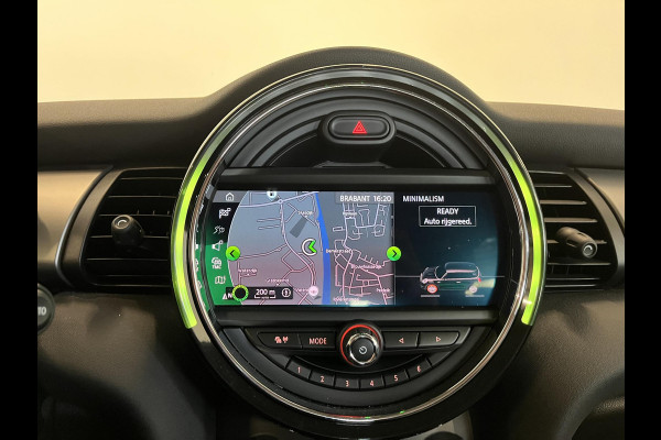 MINI Cooper 1.5 136pk Automaat Chili Serious Business | Climate Control | Harman Kardon | Navigatie | Full LED | 17" Rail Spoke Lichtmetalen Velgen | Parkeer sensoren V+A | Stoelverwarming