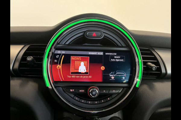 MINI Cooper 1.5 136pk Automaat Chili Serious Business | Climate Control | Harman Kardon | Navigatie | Full LED | 17" Rail Spoke Lichtmetalen Velgen | Parkeer sensoren V+A | Stoelverwarming
