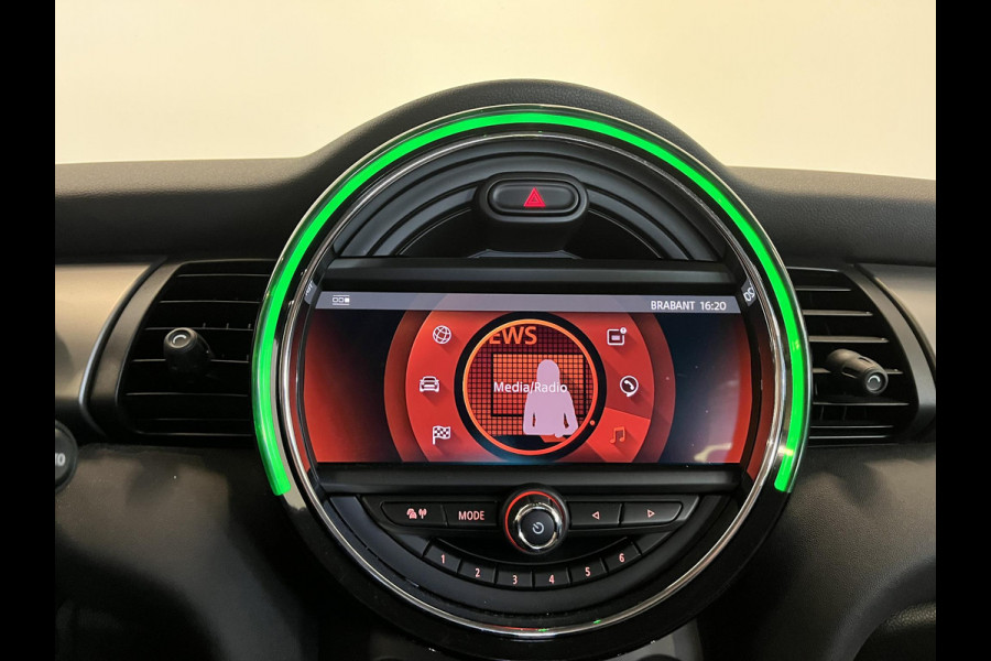 MINI Cooper 1.5 136pk Automaat Chili Serious Business | Climate Control | Harman Kardon | Navigatie | Full LED | 17" Rail Spoke Lichtmetalen Velgen | Parkeer sensoren V+A | Stoelverwarming