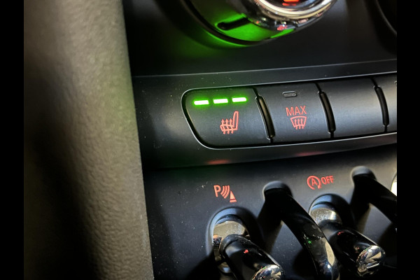 MINI Cooper 1.5 136pk Automaat Chili Serious Business | Climate Control | Harman Kardon | Navigatie | Full LED | 17" Rail Spoke Lichtmetalen Velgen | Parkeer sensoren V+A | Stoelverwarming