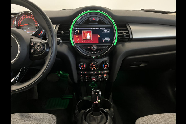 MINI Cooper 1.5 136pk Automaat Chili Serious Business | Climate Control | Harman Kardon | Navigatie | Full LED | 17" Rail Spoke Lichtmetalen Velgen | Parkeer sensoren V+A | Stoelverwarming