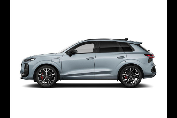 Audi Q3 S edition e-hybrid 272 pk | MMI experience pro | Glazen panoramadak | Techniekpakket pro | OLED achterlichten |