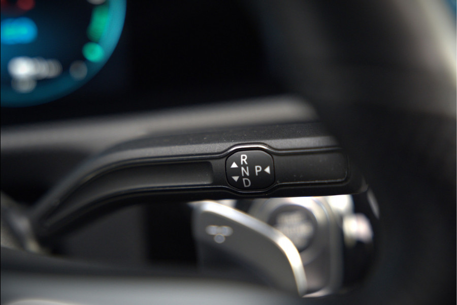 Mercedes-Benz CLA-Klasse Shooting Brake 250 e Edition | AMG Line | Panoramadak | Stoelverwarming | Camera | Keyless | Ambiance Verlichting | Cruise Control | Multibeam LED | BTW |