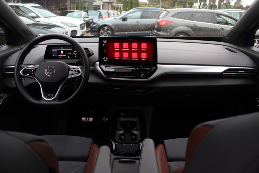 Volkswagen ID.4 First Max 77 kWh / SoH 91.2% / Full option! / Trekhaak / Panoramadak / Camera / Head-up / Keyless / 21'' / ACC / Dodehoek / Elektr. stoelen / Massage / Navigatie / Stuurverwarming