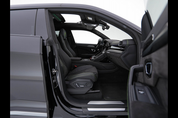 Lamborghini Urus 4.0 V8 Pearl Capsule (INCL-BTW) *CERAMIC-BRAKES | PANO | HEAD-UP | SOFT-CLOSE | LEATHER-ALCANTARA | FULL-LED | NIGHT-VISION | BANG&OLUFSEN | MEMORY-PACK | HEATED-SPORTSEATS | TOP-VIEW | ADAPTIVE-CRUISE | ...