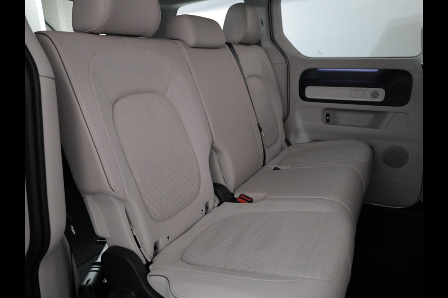 Volkswagen ID. Buzz Pro 77kWh 204PK | "Art Velours" bekleding | Elektrische trekhaak | Elektrische schuifdeuren | Matrix koplampen | Keyless entry | 360 graden camera |