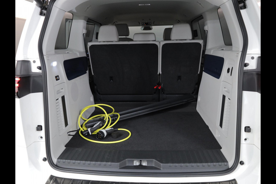 Volkswagen ID. Buzz Pro 77kWh 204PK | "Art Velours" bekleding | Elektrische trekhaak | Elektrische schuifdeuren | Matrix koplampen | Keyless entry | 360 graden camera |