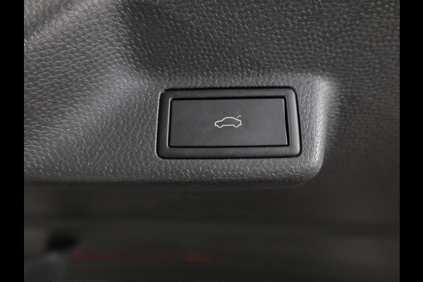 Volkswagen ID. Buzz Pro 77kWh 204PK | "Art Velours" bekleding | Elektrische trekhaak | Elektrische schuifdeuren | Matrix koplampen | Keyless entry | 360 graden camera |