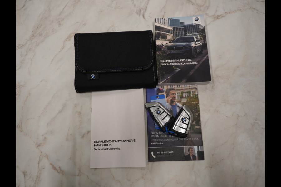 BMW 5 Serie Touring 530e M Sport | Panoramadak | LaserLED | Head Up | 360 | Keyless | Adaptive Cruise | Trekhaak