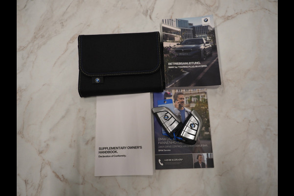 BMW 5 Serie Touring 530e M Sport | Panoramadak | LaserLED | Head Up | 360 | Keyless | Adaptive Cruise | Trekhaak