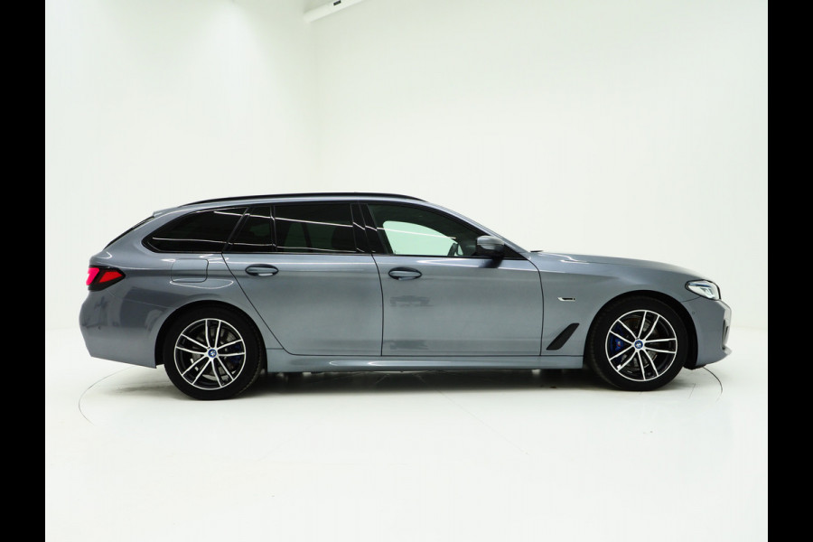 BMW 5 Serie Touring 530e M Sport | Panoramadak | LaserLED | Head Up | 360 | Keyless | Adaptive Cruise | Trekhaak