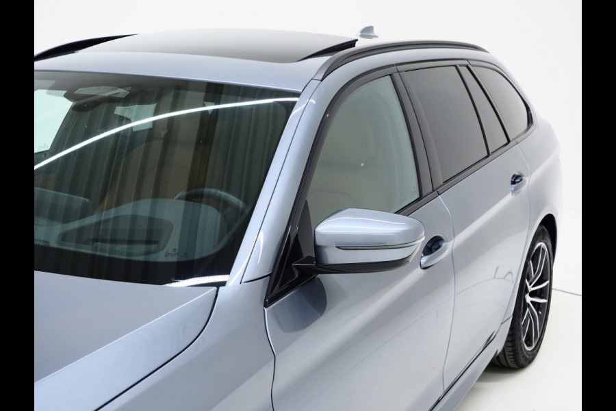 BMW 5 Serie Touring 530e M Sport | Panoramadak | LaserLED | Head Up | 360 | Keyless | Adaptive Cruise | Trekhaak