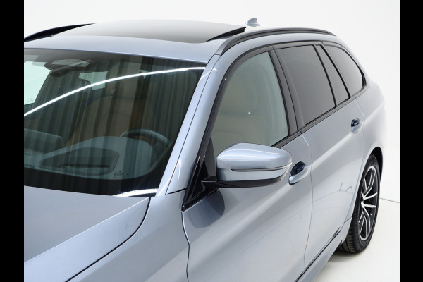 BMW 5 Serie Touring 530e M Sport | Panoramadak | LaserLED | Head Up | 360 | Keyless | Adaptive Cruise | Trekhaak