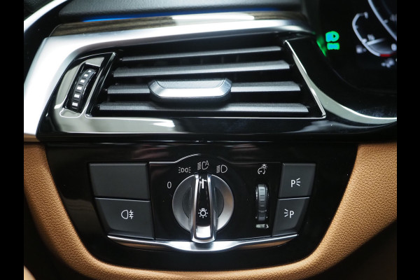 BMW 5 Serie Touring 530e M Sport | Panoramadak | LaserLED | Head Up | 360 | Keyless | Adaptive Cruise | Trekhaak