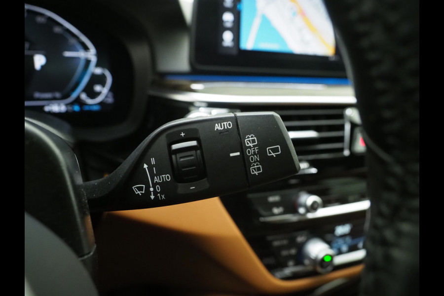 BMW 5 Serie Touring 530e M Sport | Panoramadak | LaserLED | Head Up | 360 | Keyless | Adaptive Cruise | Trekhaak