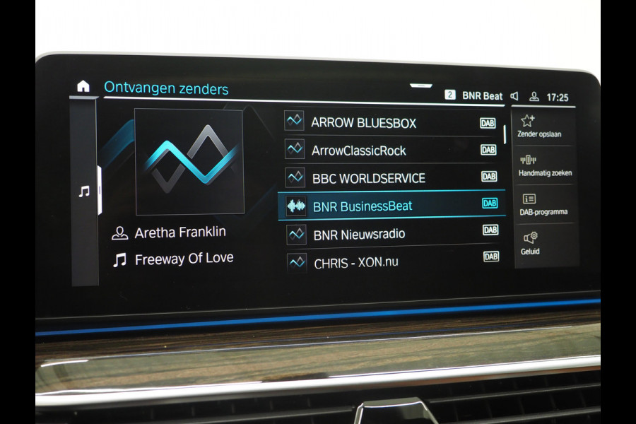 BMW 5 Serie Touring 530e M Sport | Panoramadak | LaserLED | Head Up | 360 | Keyless | Adaptive Cruise | Trekhaak