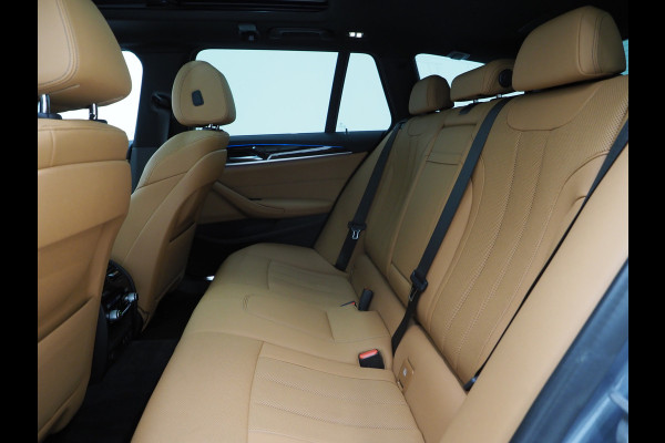 BMW 5 Serie Touring 530e M Sport | Panoramadak | LaserLED | Head Up | 360 | Keyless | Adaptive Cruise | Trekhaak