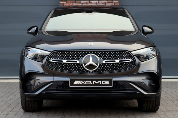 Mercedes-Benz GLC Coupé 300e 4MATIC Premium AMG Line | Distronic+ | Burmester | Memory | Trekhaak | Panoramadak | Surround Camera | Keyless Go | Digital Light | Rijassistentiepakket+ |