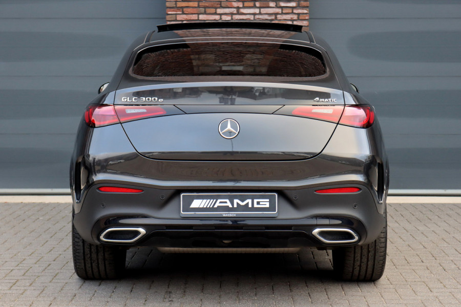 Mercedes-Benz GLC Coupé 300e 4MATIC Premium AMG Line | Distronic+ | Burmester | Memory | Trekhaak | Panoramadak | Surround Camera | Keyless Go | Digital Light | Rijassistentiepakket+ |