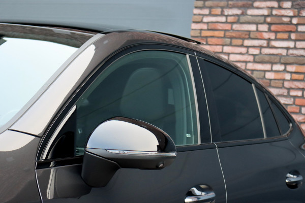 Mercedes-Benz GLC Coupé 300e 4MATIC Premium AMG Line | Distronic+ | Burmester | Memory | Trekhaak | Panoramadak | Surround Camera | Keyless Go | Digital Light | Rijassistentiepakket+ |