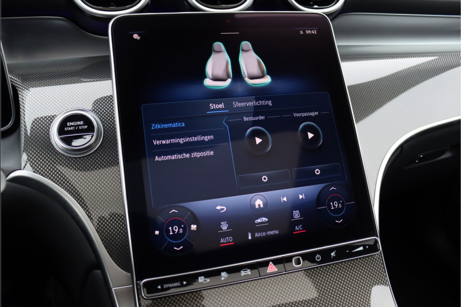 Mercedes-Benz GLC Coupé 300e 4MATIC Premium AMG Line | Distronic+ | Burmester | Memory | Trekhaak | Panoramadak | Surround Camera | Keyless Go | Digital Light | Rijassistentiepakket+ |