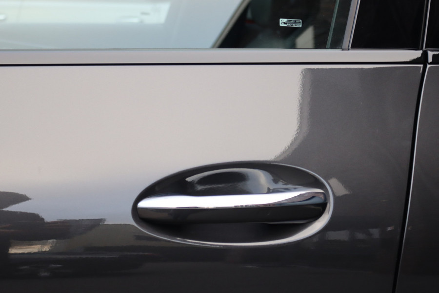 Mercedes-Benz GLC Coupé 300e 4MATIC Premium AMG Line | Distronic+ | Burmester | Memory | Trekhaak | Panoramadak | Surround Camera | Keyless Go | Digital Light | Rijassistentiepakket+ |