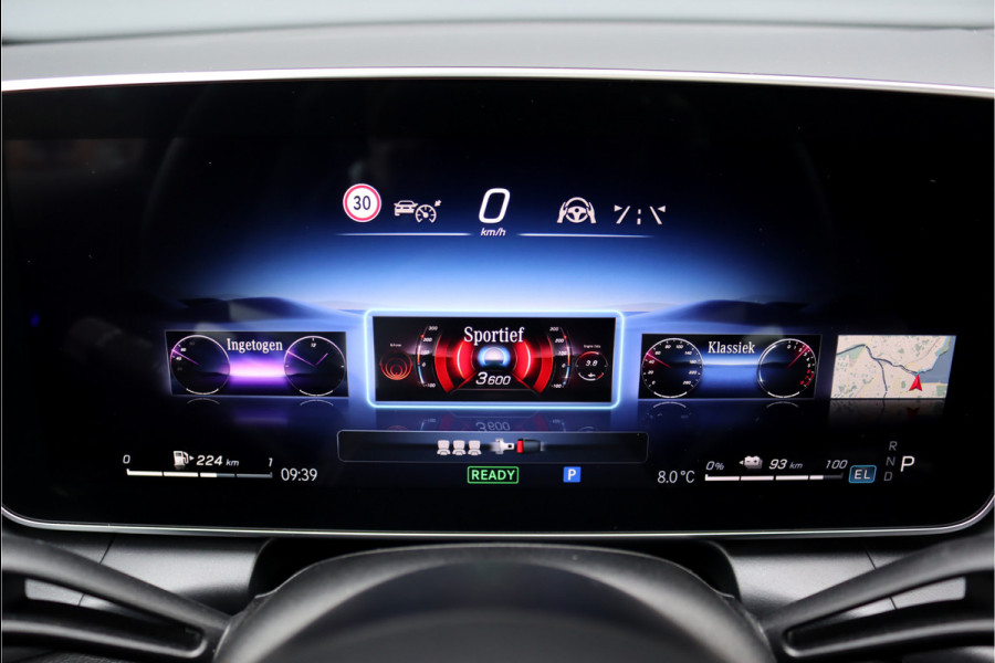 Mercedes-Benz GLC Coupé 300e 4MATIC Premium AMG Line | Distronic+ | Burmester | Memory | Trekhaak | Panoramadak | Surround Camera | Keyless Go | Digital Light | Rijassistentiepakket+ |