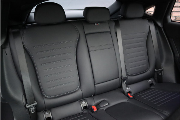 Mercedes-Benz GLC Coupé 300e 4MATIC Premium AMG Line | Distronic+ | Burmester | Memory | Trekhaak | Panoramadak | Surround Camera | Keyless Go | Digital Light | Rijassistentiepakket+ |