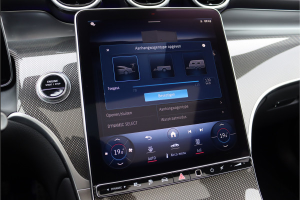 Mercedes-Benz GLC Coupé 300e 4MATIC Premium AMG Line | Distronic+ | Burmester | Memory | Trekhaak | Panoramadak | Surround Camera | Keyless Go | Digital Light | Rijassistentiepakket+ |