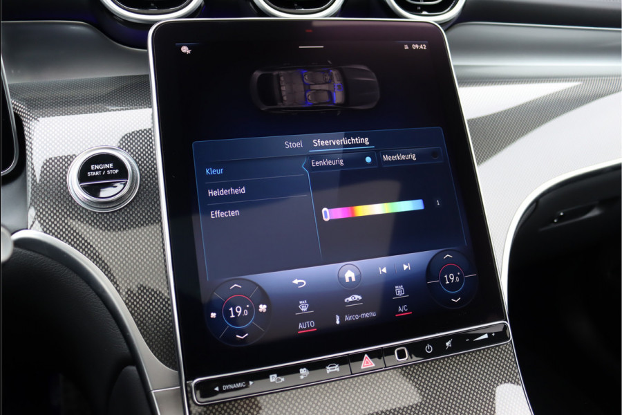 Mercedes-Benz GLC Coupé 300e 4MATIC Premium AMG Line | Distronic+ | Burmester | Memory | Trekhaak | Panoramadak | Surround Camera | Keyless Go | Digital Light | Rijassistentiepakket+ |