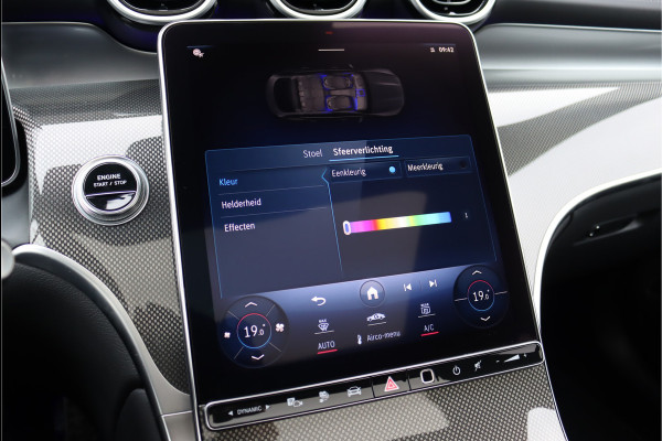 Mercedes-Benz GLC Coupé 300e 4MATIC Premium AMG Line | Distronic+ | Burmester | Memory | Trekhaak | Panoramadak | Surround Camera | Keyless Go | Digital Light | Rijassistentiepakket+ |