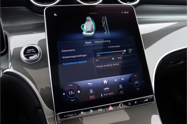 Mercedes-Benz GLC Coupé 300e 4MATIC Premium AMG Line | Distronic+ | Burmester | Memory | Trekhaak | Panoramadak | Surround Camera | Keyless Go | Digital Light | Rijassistentiepakket+ |