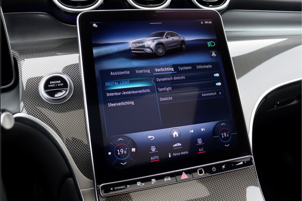 Mercedes-Benz GLC Coupé 300e 4MATIC Premium AMG Line | Distronic+ | Burmester | Memory | Trekhaak | Panoramadak | Surround Camera | Keyless Go | Digital Light | Rijassistentiepakket+ |