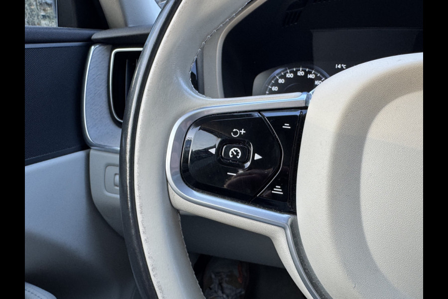 Volvo XC60 2.0 T8 Twin Engine AWD Inscription Luchtvering/Trekhaak/Pano/Leer/LED