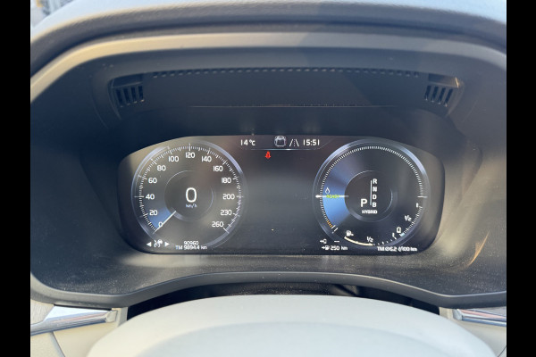 Volvo XC60 2.0 T8 Twin Engine AWD Inscription Luchtvering/Trekhaak/Pano/Leer/LED