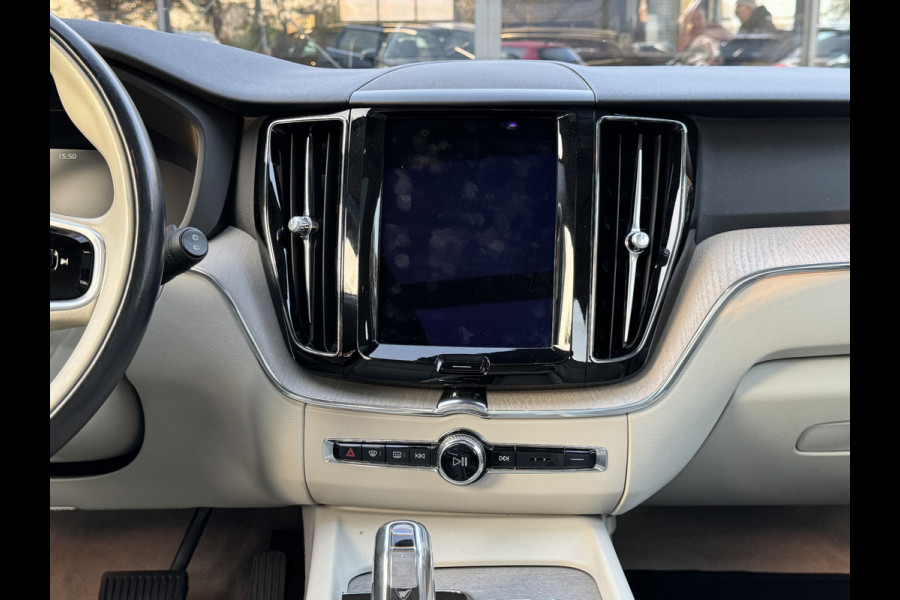 Volvo XC60 2.0 T8 Twin Engine AWD Inscription Luchtvering/Trekhaak/Pano/Leer/LED