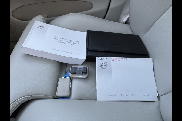 Volvo XC60 2.0 T8 Twin Engine AWD Inscription Luchtvering/Trekhaak/Pano/Leer/LED