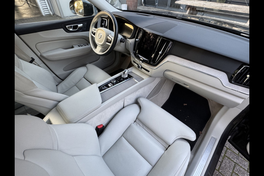 Volvo XC60 2.0 T8 Twin Engine AWD Inscription Luchtvering/Trekhaak/Pano/Leer/LED