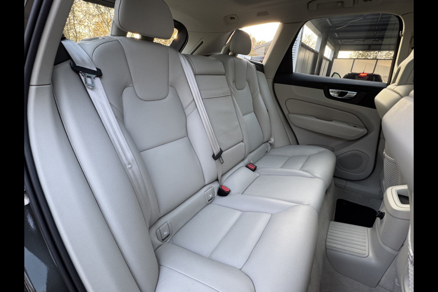 Volvo XC60 2.0 T8 Twin Engine AWD Inscription Luchtvering/Trekhaak/Pano/Leer/LED